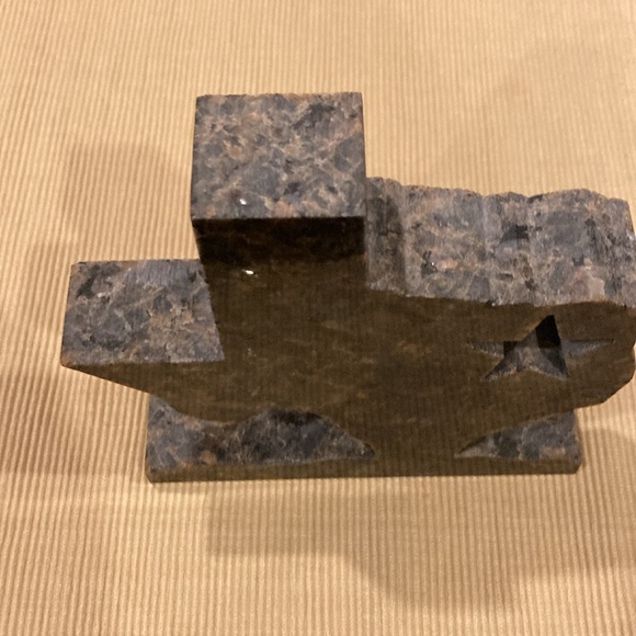 Granite Texas - Cut with Water Jet - Picture 5 of 11